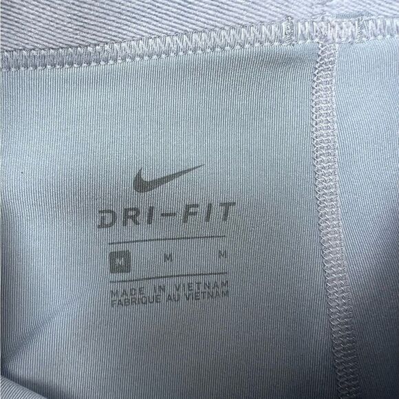 Nike Pro Shorts Size Youth Size Medium - Picture 3 of 3